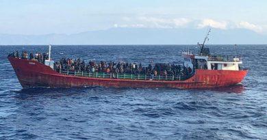 المهاجرون - هبط 400 شخص من على متن السفينة غير المأهولة في كوس