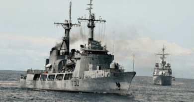 باريس تؤكد توقيع عقد بيع فرقاطات لليونان وتشير إلى أن عرض واشنطن المنافس "لم يعد مطروحا"