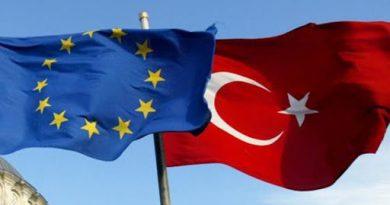 الاتحاد الأوروبي يمنح تركيا 325 مليون يورو لدعم اللاجئين