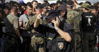 سلطات مقدونيا الشمالية تعثر على 41 مهاجرا في شاحنة وتعتقل السائق