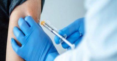 اليونان توسع التطعيم الإلزامي ليشمل الفئة العمرية 50-59 ، حسب الوزير