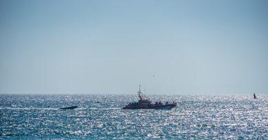 انتشال 3 جثث وإنقاذ 16 مهاجرا بعد غرق قاربين قبالة إسبانيا