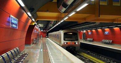 مترو أثينا يمدد ساعات العمل اعتبارًا من 4 مارس