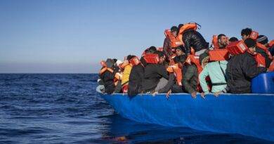 مقتل مهاجر وفقد 16 بعد غرق قارب بالقرب من جزر الكناري الإسبانية