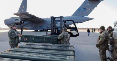 ألمانيا تقرر إمداد أوكرانيا بأسلحة مضادة للدبابات وصواريخ