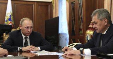 وزير الدفاع الروسي لبوتين: "الوضع النووي في حالة تأهب"