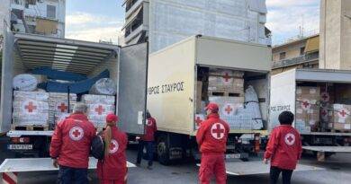 الصليب الأحمر اليوناني يرسل دفعة ثانية من المساعدات الإنسانية إلى أوكرانيا
