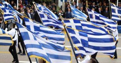 وزارة الصحة اليونانية : ​​وتوصية باستخدام القناع في مسيرات 25 مارس