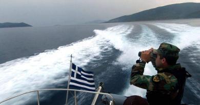 الحكومة اليونانية تحذر المهاجرين "لن نسمح لأي شخص بدخول اليونان بشكل غير قانوني"