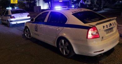 عملية كبيرة للشرطة اليونانية لتفكيك عصابة تهريب المهاجرين في وسط أثينا - فيديو