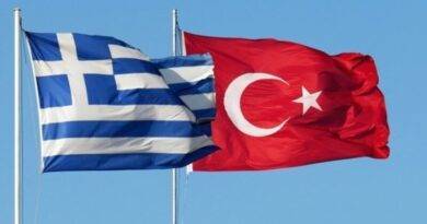 رغم التوتر بين الجارتين.. اليونان تريد إبقاء قنوات الاتصال مفتوحة مع تركيا