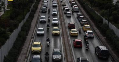 أثينا. الإضرابات تسببت في حالة اختناق مرورية - شاهد الفيديو