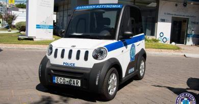 صور السيارة كهربائية الجديدة للشرطة اليونانية