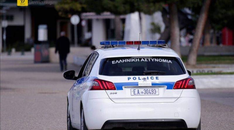 اليونان.. اعتقال أربعة أشخاص بتهم تهريب مهاجرين