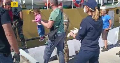 لحظة إنقاذ المهاجرين في كيفالونيا - تم تفادي مأساة بحرية جديدة - فيديو