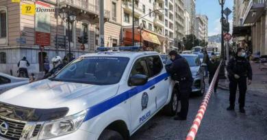 الشرطة اليونانية تعتقل 78 شخصًا بما في ذلك المصور الصحفي الحائز على جوائز