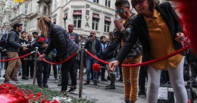 اليونان تعرب عن صدمتها وتقدم تعازيها في هجوم اسطنبول الإرهابي