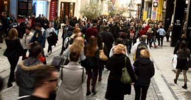 يُسمح للمتاجر بفتح أبوابها يوم الأحد 6 نوفمبر