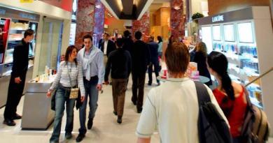 تعرف على مواعيد عمل المتاجر اليونانية يوم الأحد 27 نوفمبر