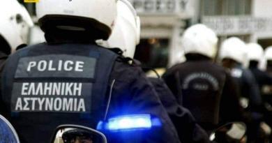 الشرطة اليونانية في حالة تأهب بعد وفاة الشاب البالغ من العمر 16 عامًا أثر مطاردة مع الشرطة