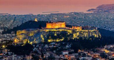 تحول اليونان إلى قواعد جديدة للإيجارات قصيرة الأجل على منصات مثل Airbnb : وتغييرات قانونية وفرض ضرائب على المساكن