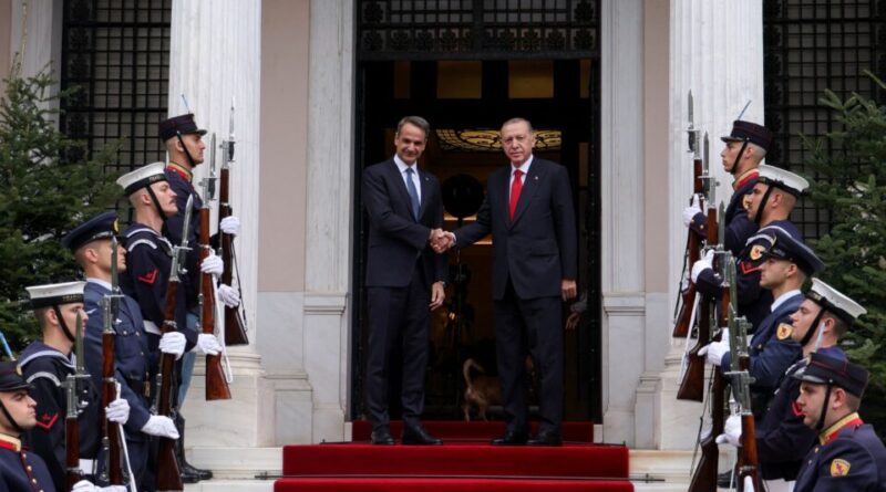 لقاء تاريخي بين ميتسوتاكيس وأردوغان في أثينا – بداية محادثات تحدد مستقبل العلاقات بين اليونان وتركيا