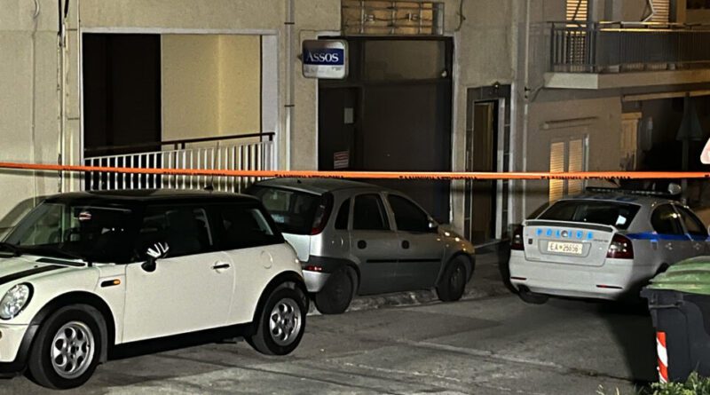 جريمة بشعة في أثينا العثور على أم وابنها مقتولين برصاصة في الرأس في شقتهما بضاحية إليوبولي!