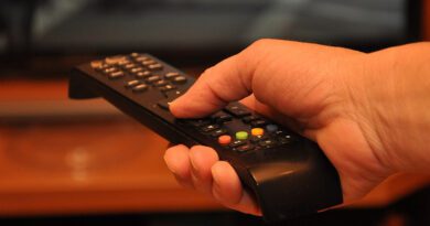 اعتقال شخصين في سالونيك بتهمة قرصنة قنوات الاشتراك