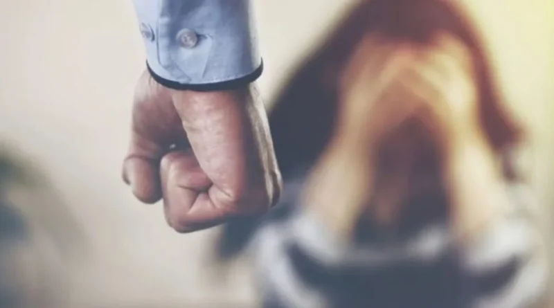 اعتقال أربعة أشخاص في غرب اليونان بتهمة العنف المنزلي