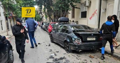 سائق مخمور يحدث فوضى في شوارع كيبسيلي صدم عشرات المركبات