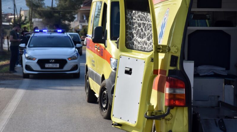 حادث مروري خطير في أثينا سيارة تصدم فتاة وتفر من المكان