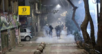 الشرطة تعتقل 22 شخصا عقب اشتباكات في حي إكسارخيا