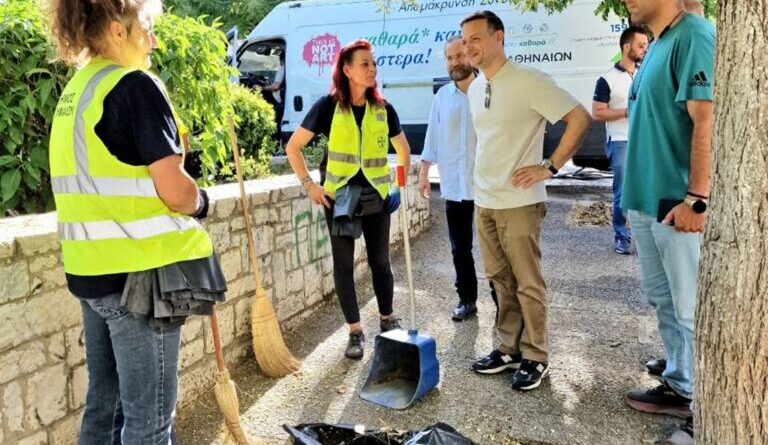 عمدة أثينا يشرف على حملات تنظيف واسعة لتحسين نظافة وجمال أثينا