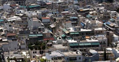 ارتفاع أسعار العقارات يدفع الأسر والشركات إلى المزادات لتجنب أزمة السكن