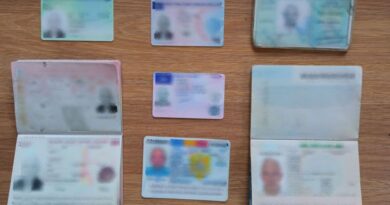 القبض على رجل بحوزته بطاقات هوية مزورة وأموال نقدية في بورتو رافتي