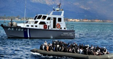 اشتباك مسلح بين خفر السواحل ومهربي المهاجرين قبالة جزيرة خيوس