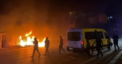 تركيا تعتقل 474 شخصا على خلفية هجمات على اللاجئين السوريين وترسل تعزيزات إلى شمال سوريا
