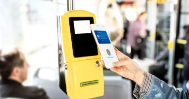 أثينا تدخل عصر النقل الذكي الدفع عبر الهاتف والبطاقات المصرفية بدلا من التذاكر الورقية