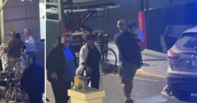 مأساة في جزيرة كوس تجار البشر يلقون بالمهاجرين في البحر لتفادي الاعتقال