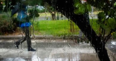 موجة الطقس السيئ ألكسندروس تضرب اليونان أمطار غزيرة وعواصف حتى مساء السبت