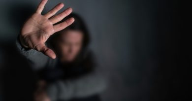 لاريسا: رجل يعتدي على شريكته بسحبها بسيارته وسط تصاعد للعنف الأسري