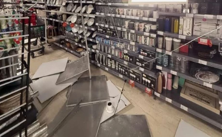 هزة أرضية بقوة 4.7 ريختر تضرب أجرينيو وتخلف أضرارا جسيمة في متجر كبير