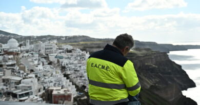 نشاط زلزالي مكثف يهز جزر سيكلاديز زلزال بقوة 4.9 ريختر يضرب سانتوريني