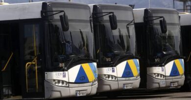 اليونان تعلن عن شراء 125 حافلة كهربائية لتحديث النقل الحضري في أثينا