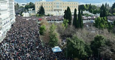 اليونان تستعد لإضراب عام في الذكرى الثانية لحادث تيمبي كيف ستعمل وسائل النقل العام