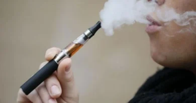 قاصرون في المستشفى بسبب سيجارة إلكترونية .. والشرطة تعتقل الأمهات بتهمة الإهمال