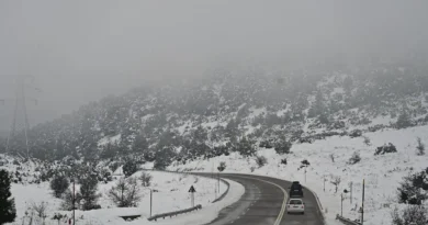 الطقس السيئ يجتاح إيفيا تساقط كثيف للثلوج وإغلاق المدارس في عدة بلديات