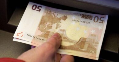 بيرغوس ماكينة صراف تصرف آلاف اليوروهات بالخطأ