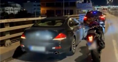 بالفيديو الشرطة توقف سائقا مخمورا يقود بسرعة 206 كم/ساعة في شارع سيجرو