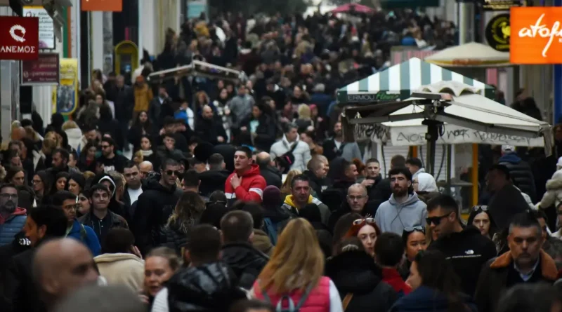 ارتفاع أسعار الوقود وتذاكر الطيران في اليونان قبل الفصح 2026.. Fuel Pass وتكاليف الغذاء تضغط على الأسر